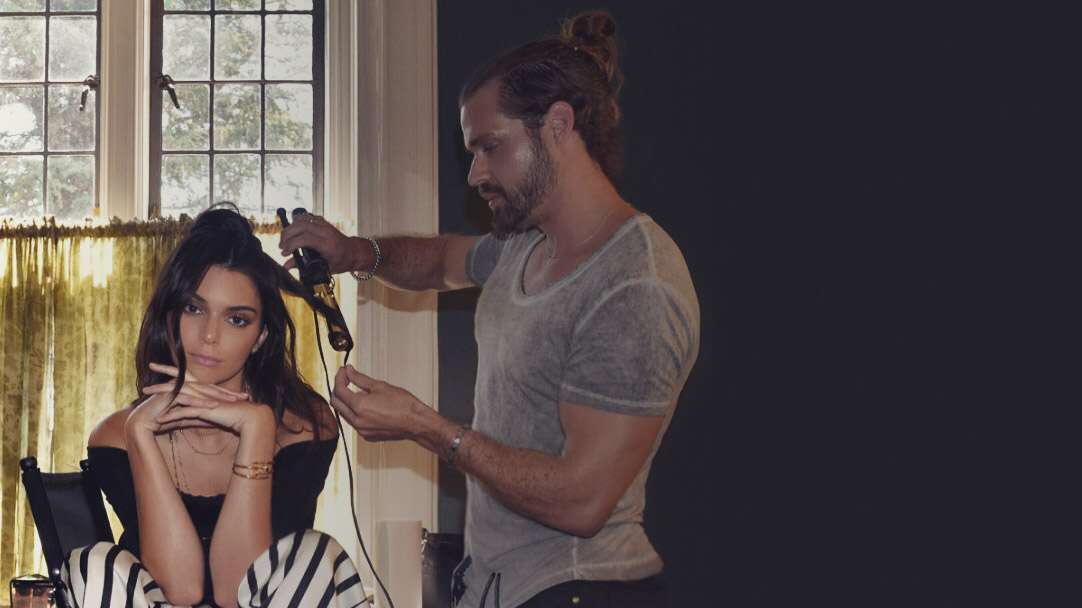Kendall Jenner getting her hair cut and styled at ROIL Hair Salon in Beverly Hills